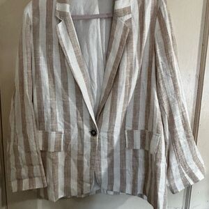 Gimmicks by BKE Striped Blazer in Beige and White